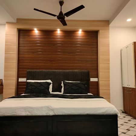 กอลโลลินี โกลกาตา Bed & Breakfast ภายนอก รูปภาพ