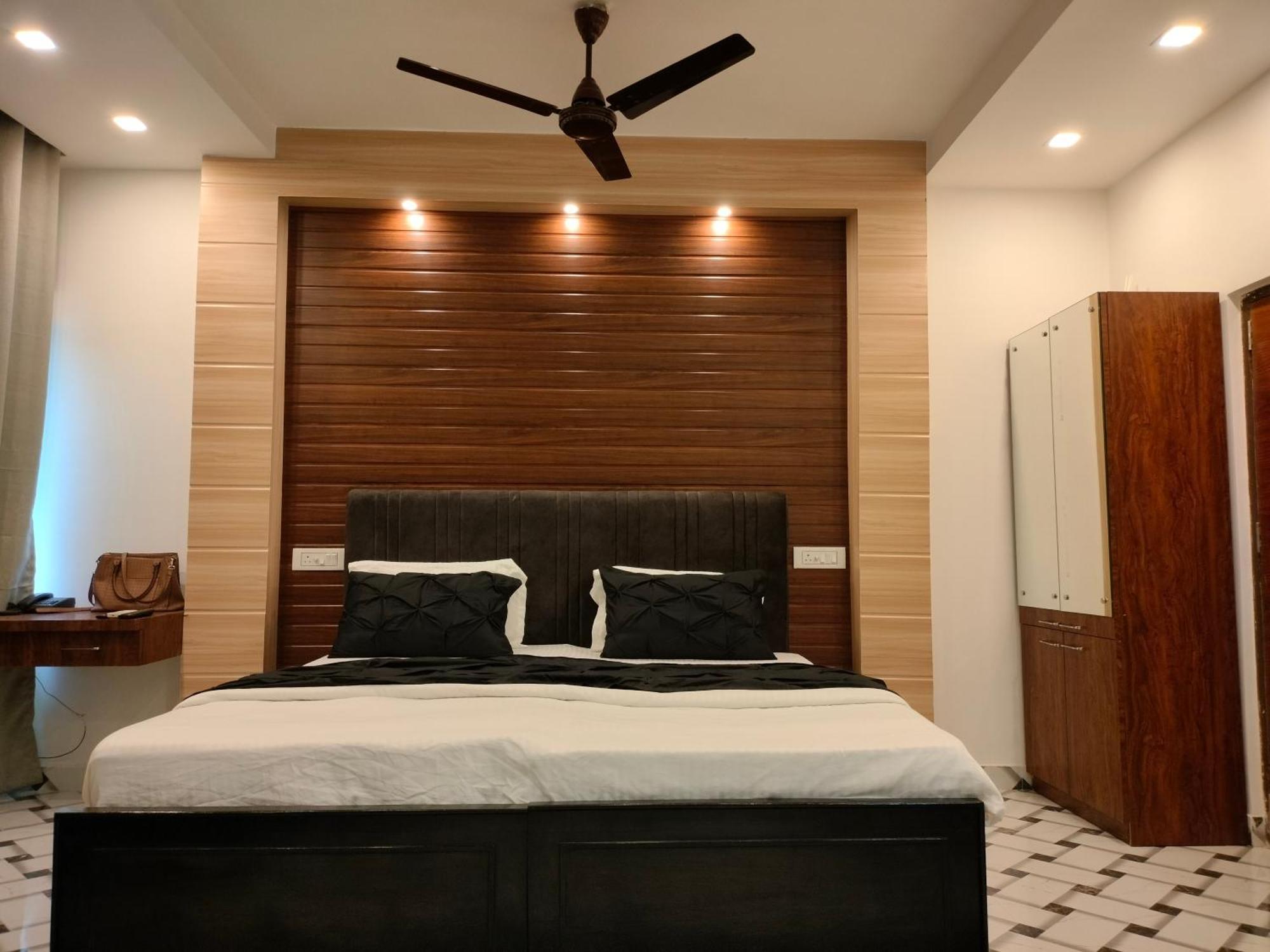 กอลโลลินี โกลกาตา Bed & Breakfast ภายนอก รูปภาพ