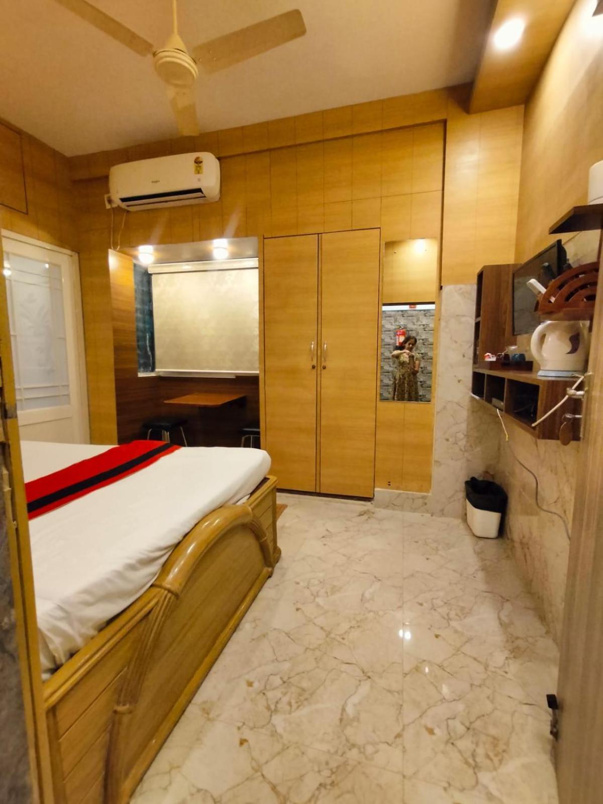 กอลโลลินี โกลกาตา Bed & Breakfast ภายนอก รูปภาพ